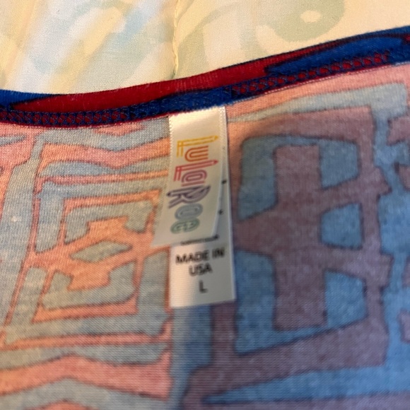 Lularoe perfect T - Picture 2 of 3